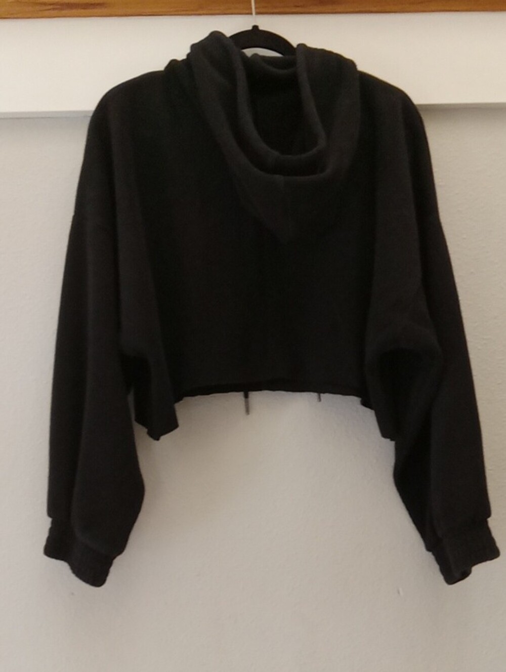 Abound Black Cropped Hoodie Sweatshirt - Picture 6 of 8